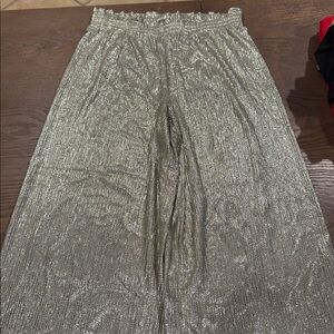 Alice + Olivia Metallic Silver Ankle length wide leg pants